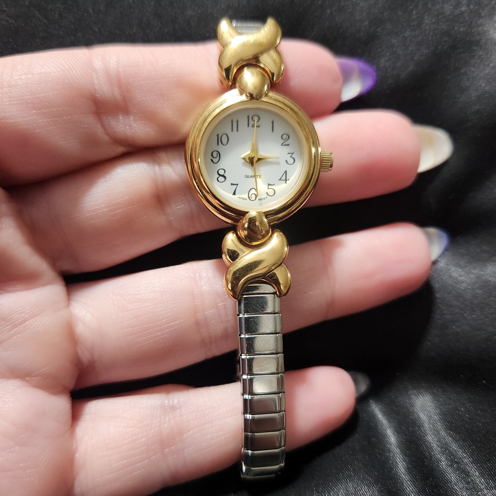 Vintage AVON Gold-Tone Women's Quartz Bracelet Watch -Non-working